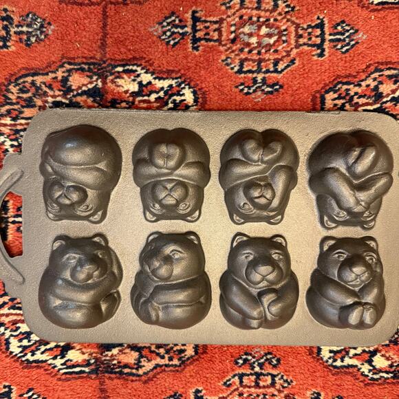 UNUSED 1984 John Wright Teddy Pan 7-1/2” x 15” Cast Iron Bakeware - Picture 4 of 7